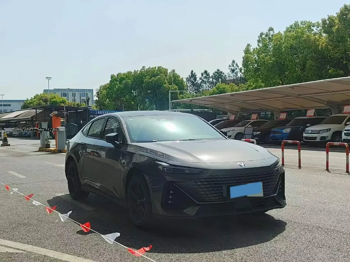 2023 ChangAn UNI-V iDD 1.5T 170HP L4 6TCT PHEV 18.4KWH,autocango,china used car exporter,china ev exporter,chinese used car exporter,chinese used ev exporter