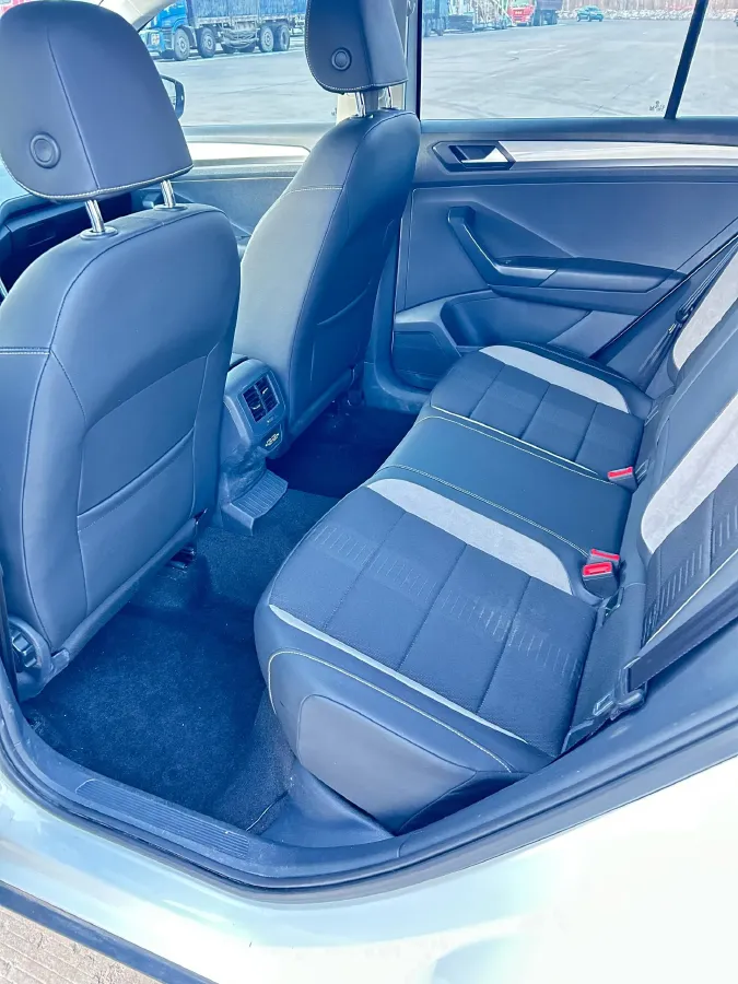 2019 Volkswagen T-Roc 1.4T 131HP L4 7DCT,autocango,china used car exporter,china ev exporter,chinese used car exporter,chinese used ev exporter