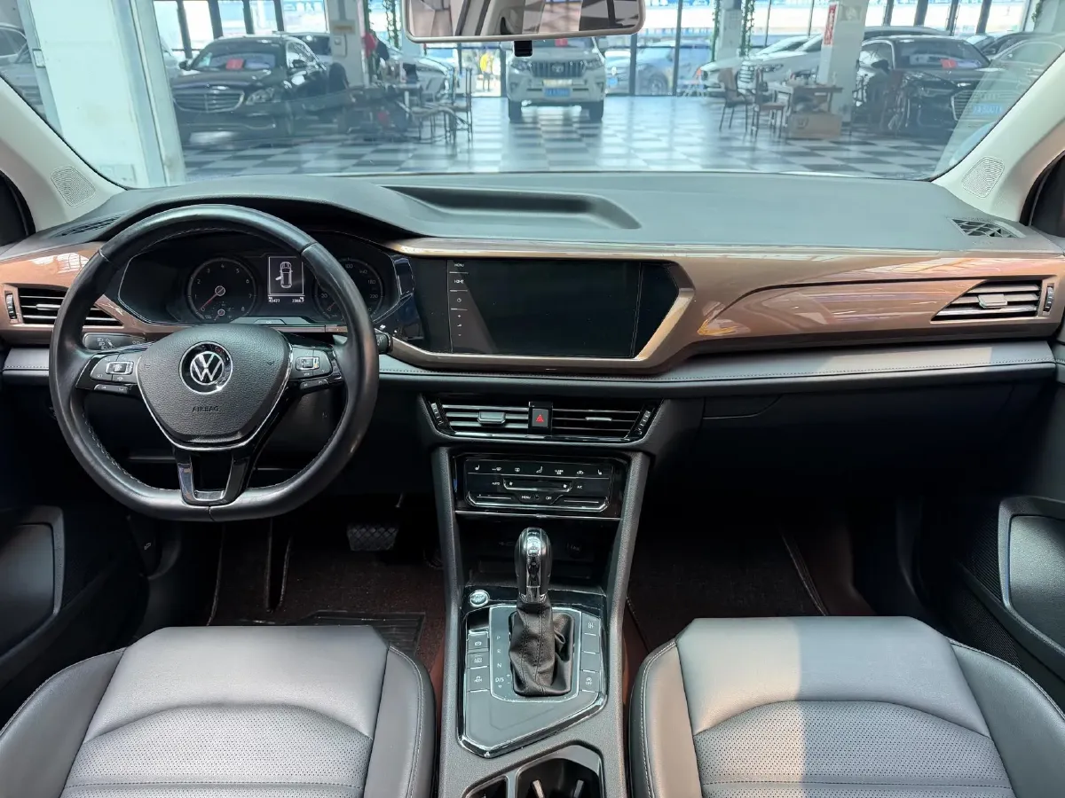 2021 Volkswagen Tharu 1.4T 150HP L4 7DCT,autocango,china used car exporter,china ev exporter,chinese used car exporter,chinese used ev exporter