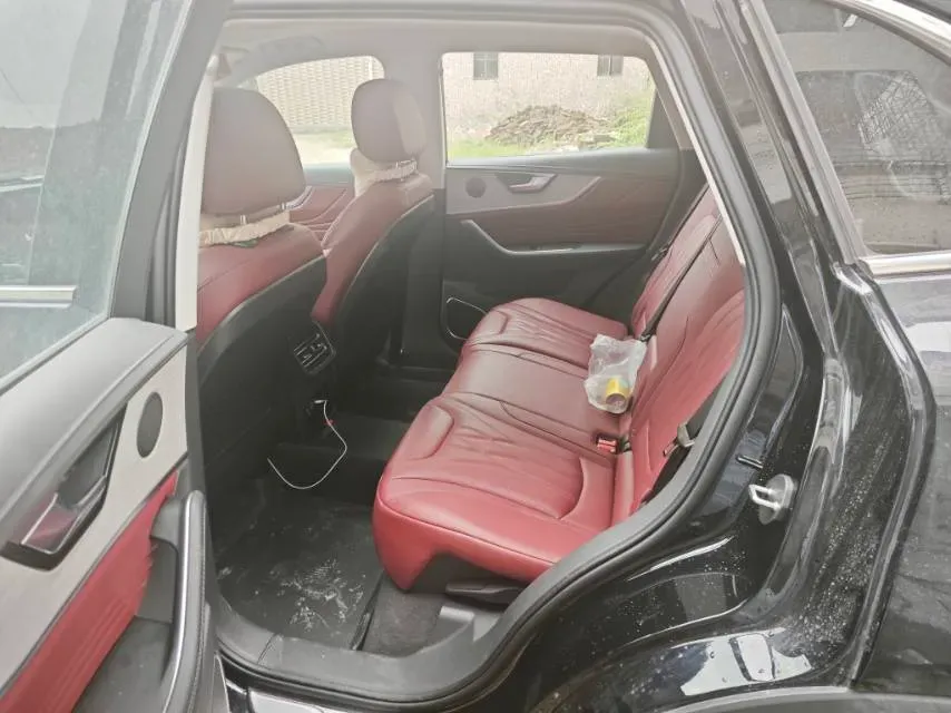 2025 HongQi HS5 2.0T 252HP L4 8AT,autocango,china used car exporter,china ev exporter,chinese used car exporter,chinese used ev exporter