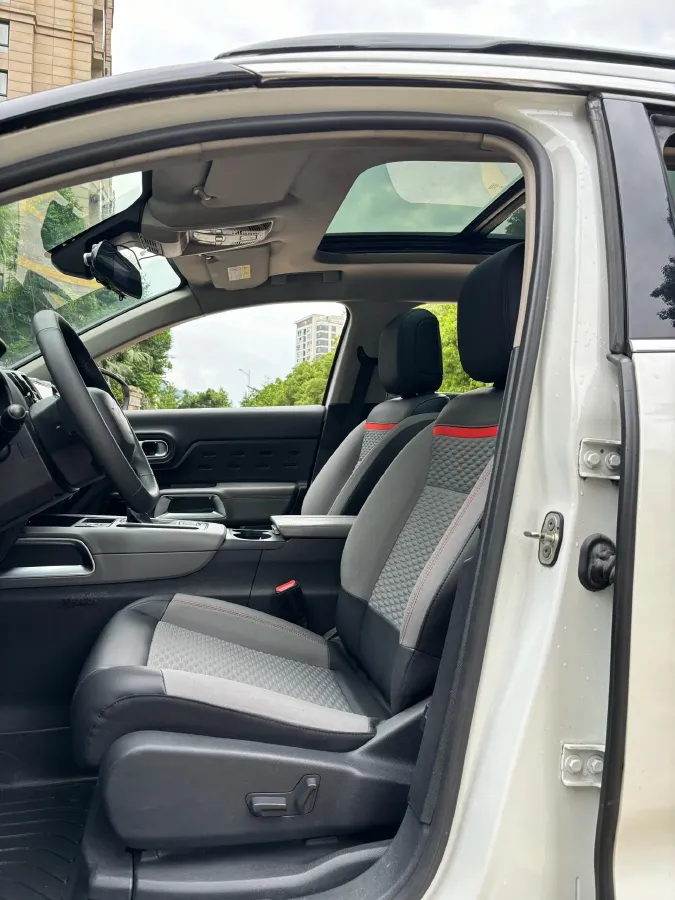 2017 Citroen C5 Aircross 1.6T 167HP L4 6AT,autocango,china used car exporter,china ev exporter,chinese used car exporter,chinese used ev exporter