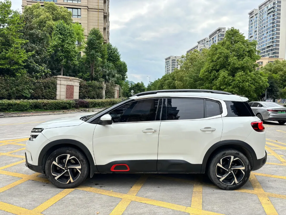 2017 Citroen C5 Aircross 1.6T 167HP L4 6AT,autocango,china used car exporter,china ev exporter,chinese used car exporter,chinese used ev exporter