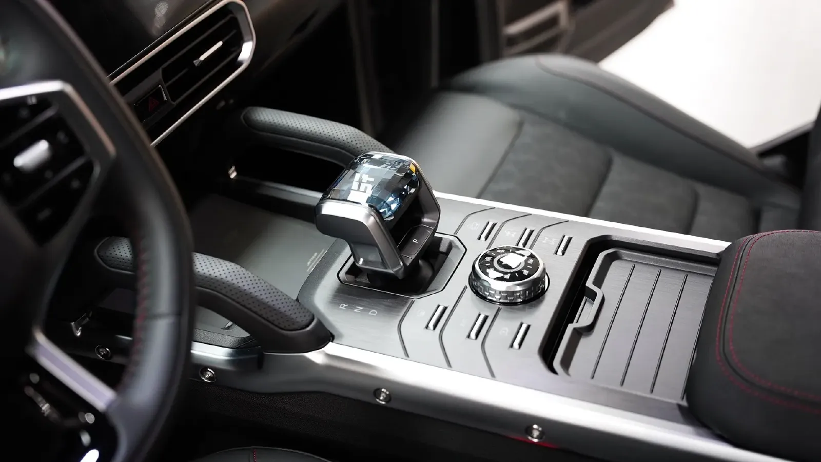 2024 Jetour ShanHai TravellerC-DM 1.5T 156HP L4 3DHT PHEV 43.24KWH,autocango,china used car exporter,china ev exporter,chinese used car exporter,chinese used ev exporter