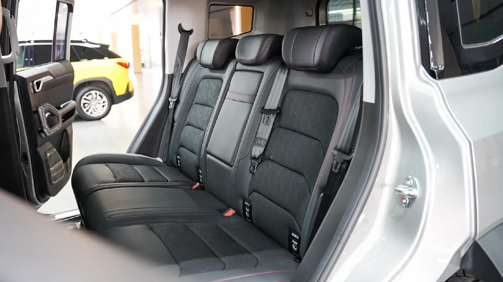 2024 Jetour ShanHai TravellerC-DM 1.5T 156HP L4 3DHT PHEV 43.24KWH,autocango,china used car exporter,china ev exporter,chinese used car exporter,chinese used ev exporter