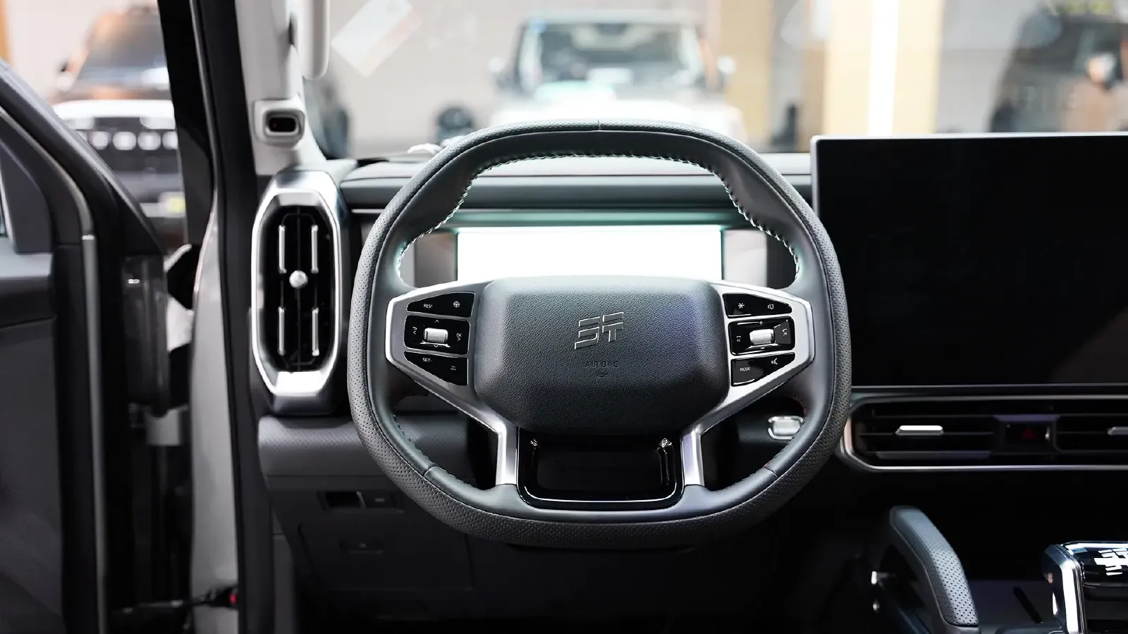 2024 Jetour ShanHai TravellerC-DM 1.5T 156HP L4 3DHT PHEV 43.24KWH,autocango,china used car exporter,china ev exporter,chinese used car exporter,chinese used ev exporter