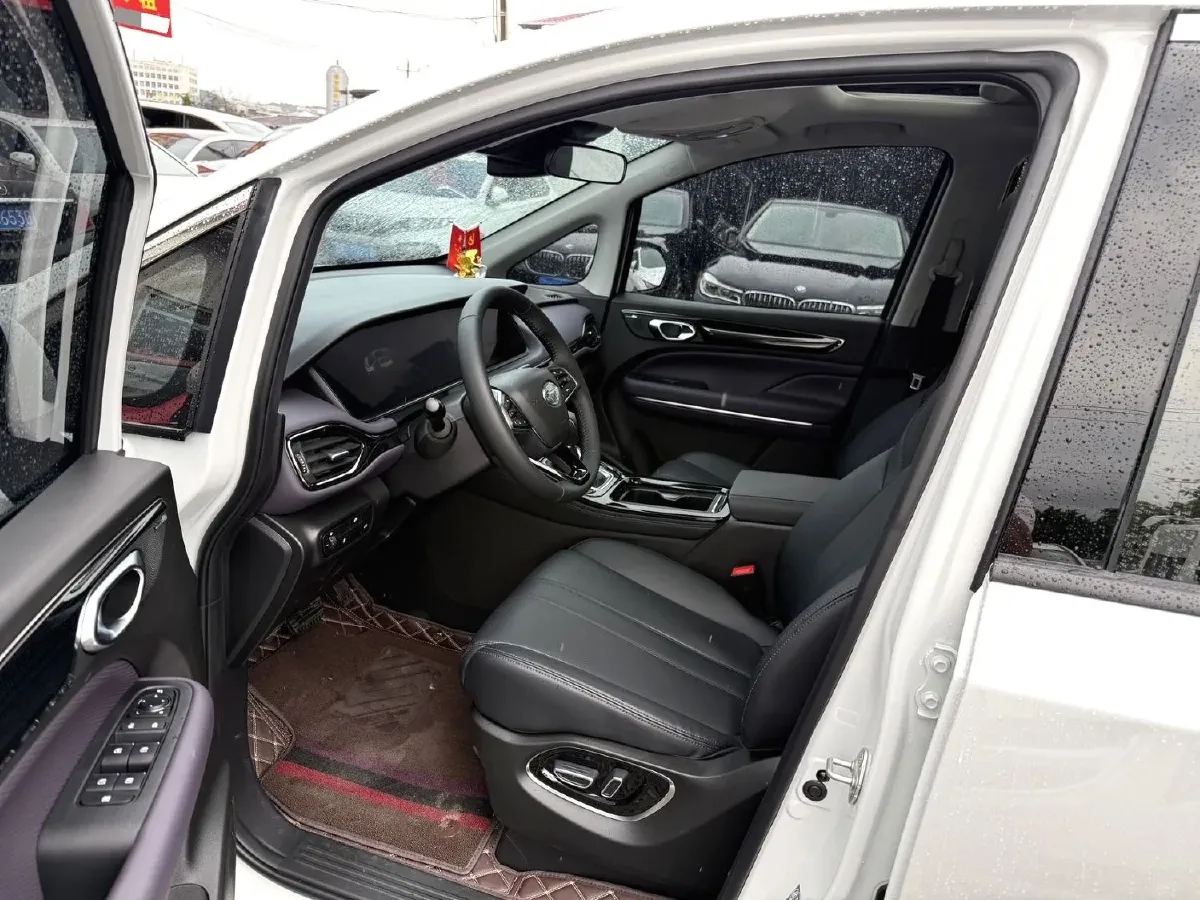 2025 GAC Trumpchi M6 1.5T 177HP L4 7DCT,autocango,china used car exporter,china ev exporter,chinese used car exporter,chinese used ev exporter