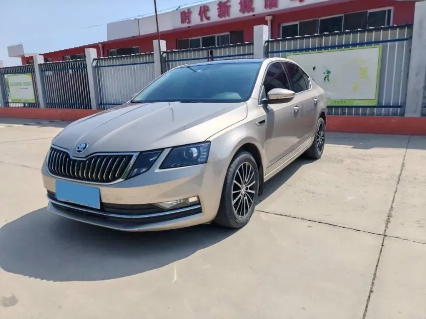2018 Skoda Octavia 1.2T 116HP L4 7DCT,autocango,china used car exporter,china ev exporter,chinese used car exporter,chinese used ev exporter