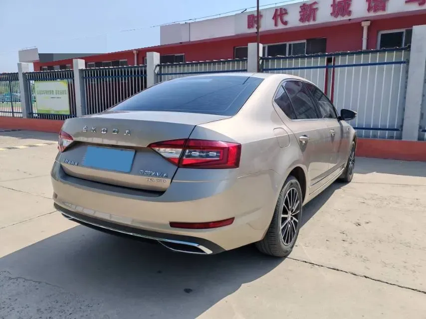2018 Skoda Octavia 1.2T 116HP L4 7DCT,autocango,china used car exporter,china ev exporter,chinese used car exporter,chinese used ev exporter