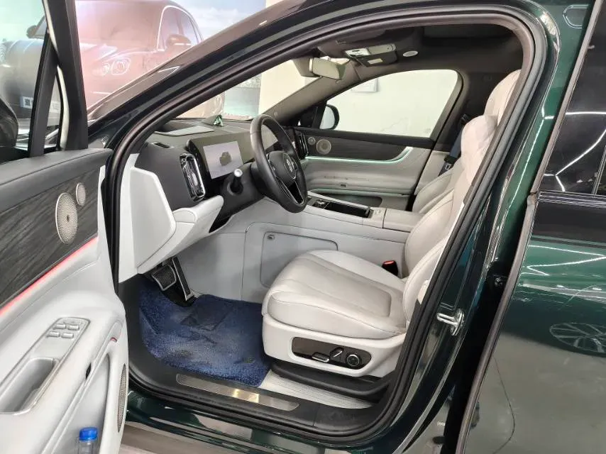 2024 AITO AITO M9 1.5T 152HP L4 REEV 42KWH,autocango,china used car exporter,china ev exporter,chinese used car exporter,chinese used ev exporter