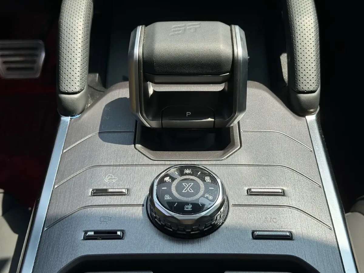 2023 Jetour Traveller 2.0T 254HP L4 7DCT,autocango,china used car exporter,china ev exporter,chinese used car exporter,chinese used ev exporter