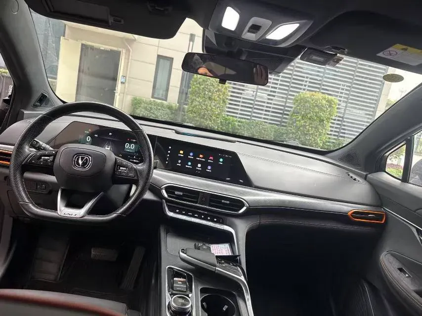 2022 ChangAn UNI-T 1.5T 188HP L4 7DCT,autocango,china used car exporter,china ev exporter,chinese used car exporter,chinese used ev exporter