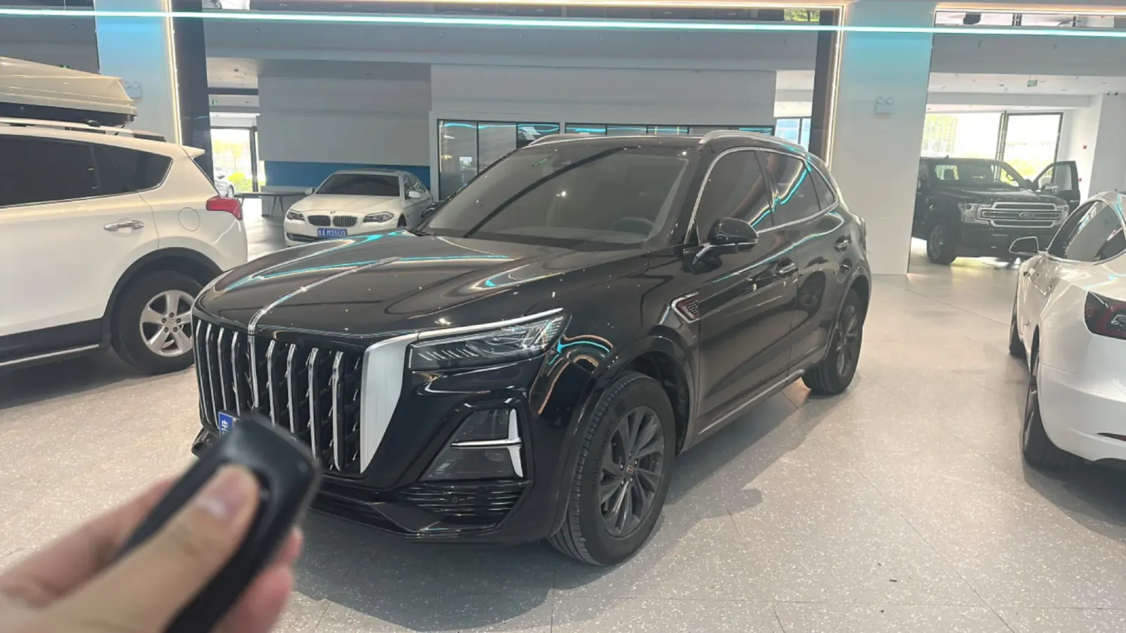 2023 HongQi HS5 2.0T 252HP L4 8AT,autocango,china used car exporter,china ev exporter,chinese used car exporter,chinese used ev exporter