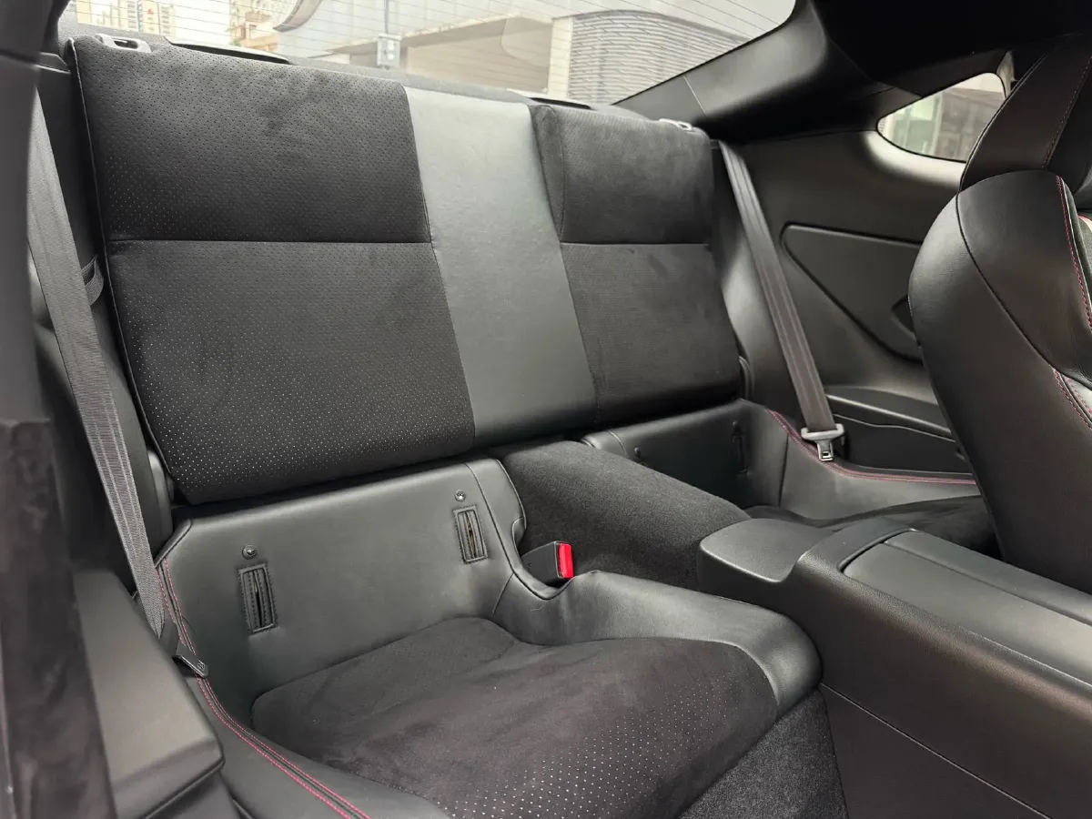 2022 Subaru BRZ 2.4L 234HP H4 6MT,autocango,china used car exporter,china ev exporter,chinese used car exporter,chinese used ev exporter