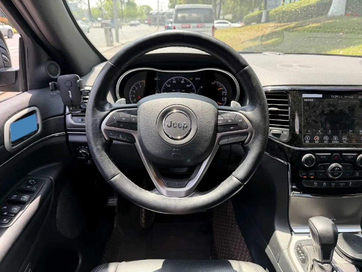 2020 Jeep Grand Cherokee 3.0L 234HP V6 8AT,autocango,china used car exporter,china ev exporter,chinese used car exporter,chinese used ev exporter