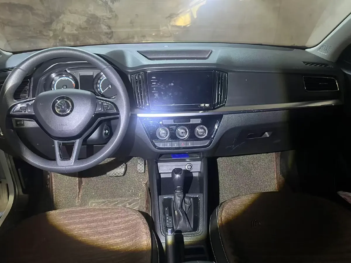 2020 Skoda Kamiq 1.2T 116HP L4 7DCT,autocango,china used car exporter,china ev exporter,chinese used car exporter,chinese used ev exporter