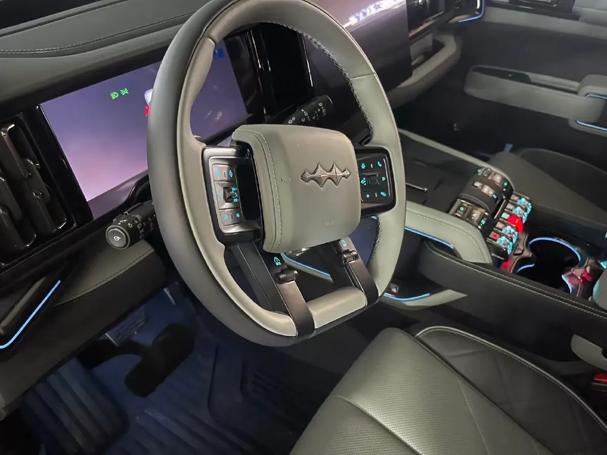 2025 FangChengBao Bao 5 1.5T 194HP L4 E-CVT PHEV 31.8KWH,autocango,china used car exporter,china ev exporter,chinese used car exporter,chinese used ev exporter