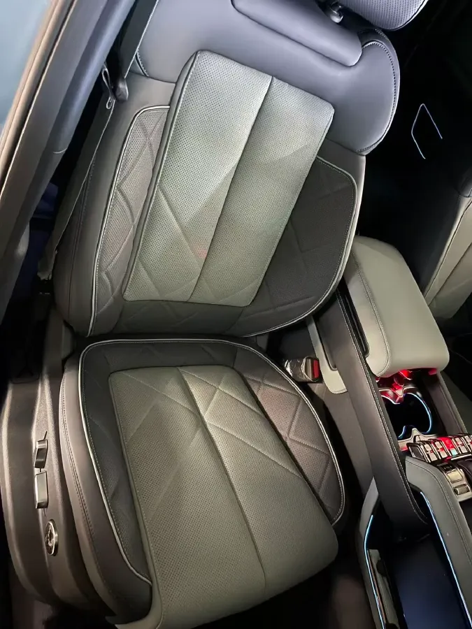 2025 FangChengBao Bao 5 1.5T 194HP L4 E-CVT PHEV 31.8KWH,autocango,china used car exporter,china ev exporter,chinese used car exporter,chinese used ev exporter