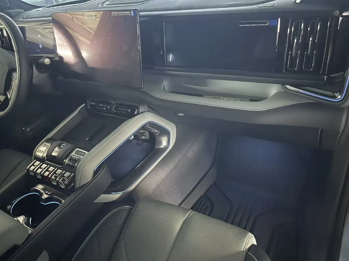 2025 FangChengBao Bao 5 1.5T 194HP L4 E-CVT PHEV 31.8KWH,autocango,china used car exporter,china ev exporter,chinese used car exporter,chinese used ev exporter