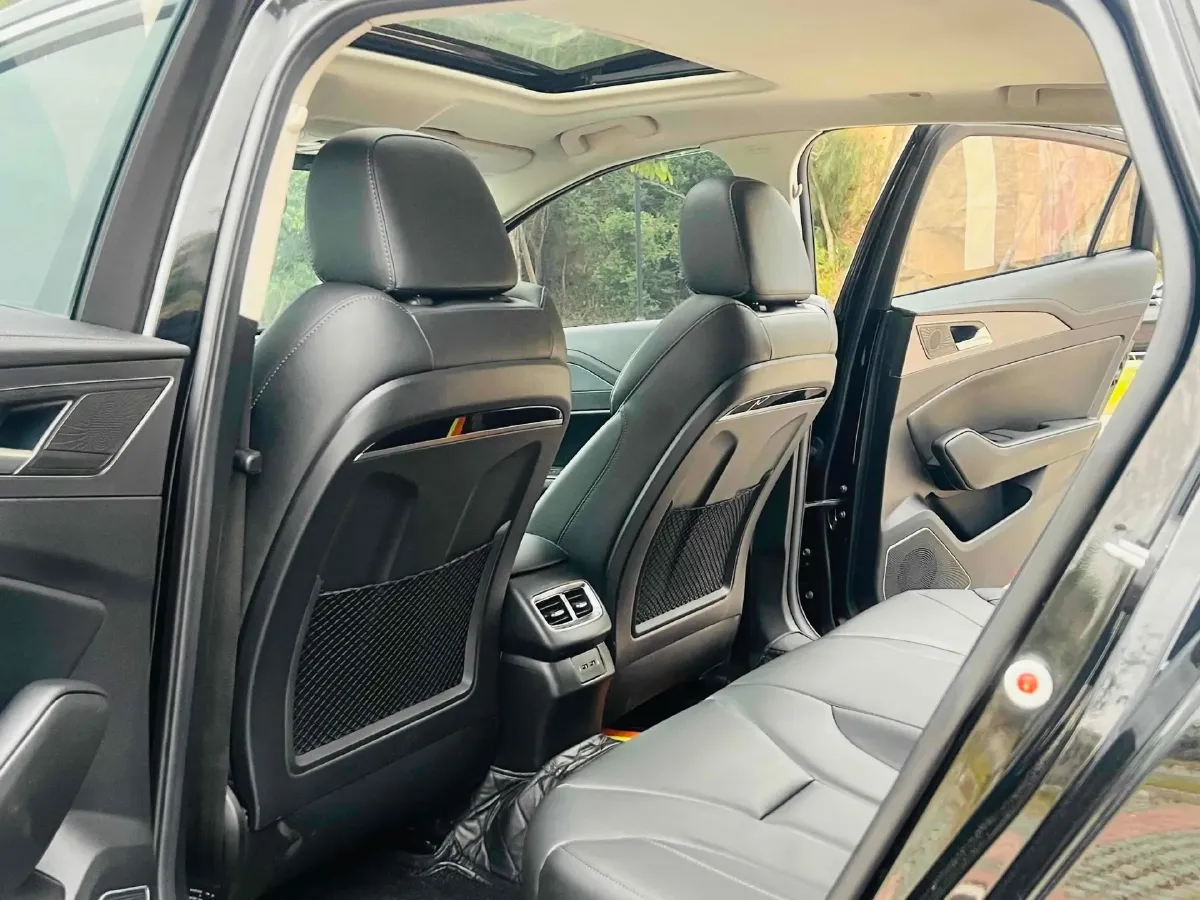 2020 HongQi H5 1.5T 169HP L4 7DCT,autocango,china used car exporter,china ev exporter,chinese used car exporter,chinese used ev exporter