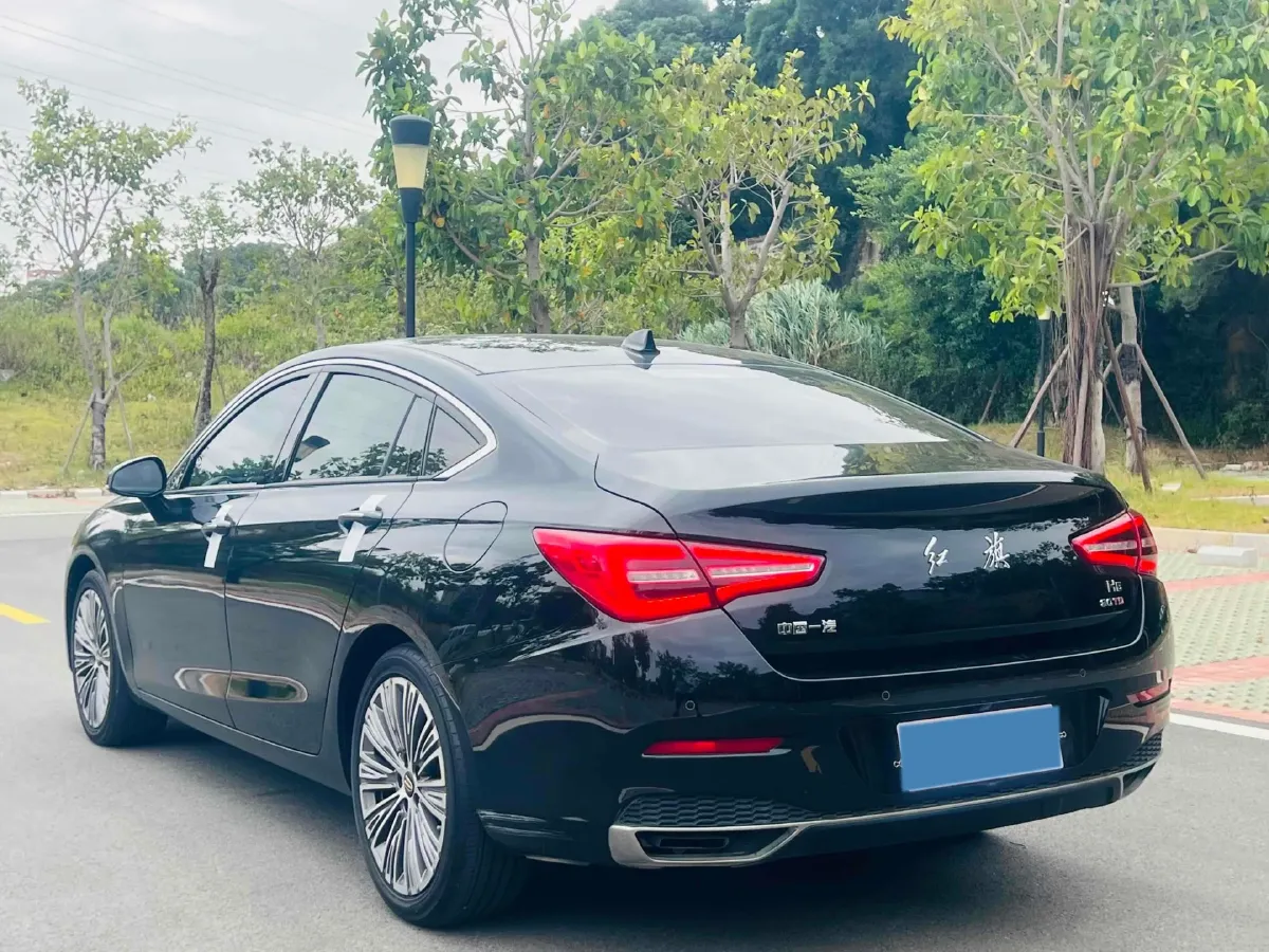 2020 HongQi H5 1.5T 169HP L4 7DCT,autocango,china used car exporter,china ev exporter,chinese used car exporter,chinese used ev exporter