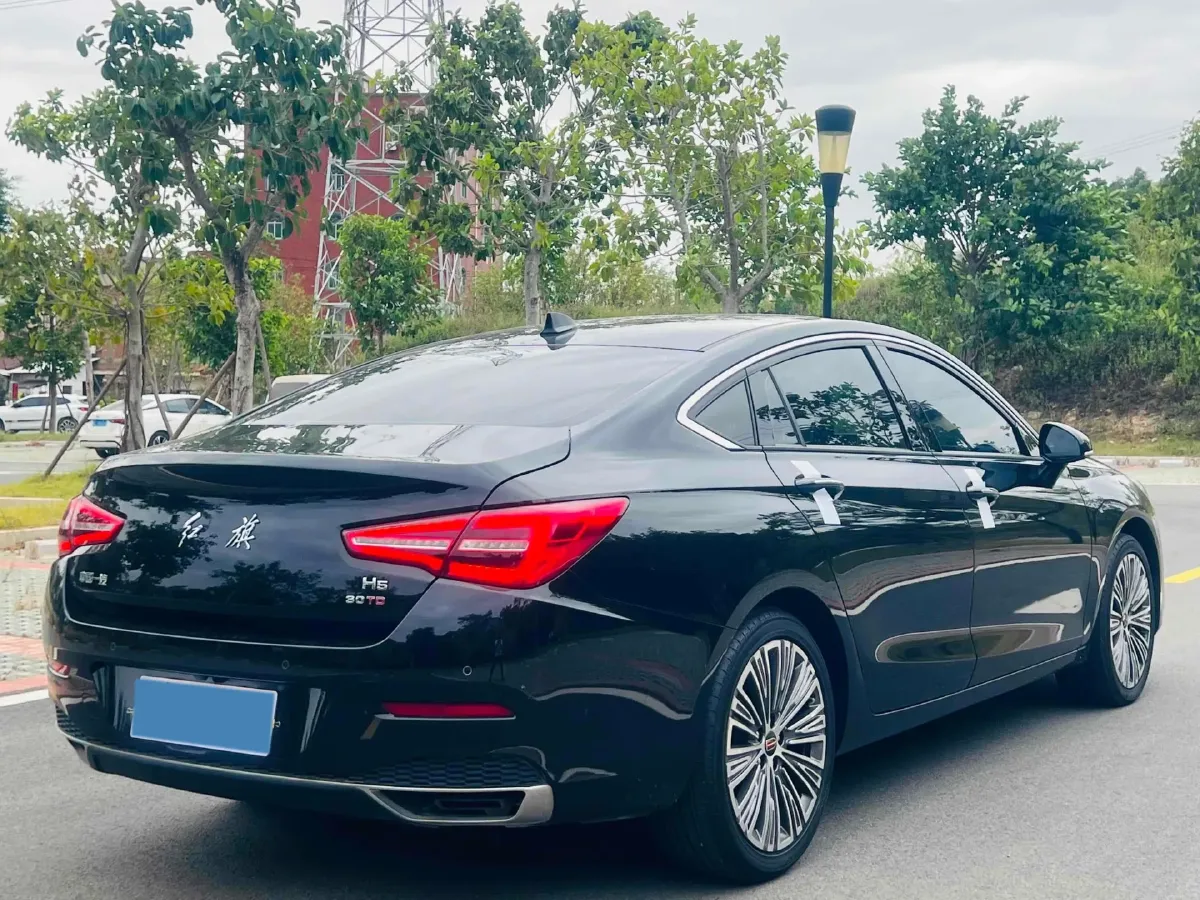 2020 HongQi H5 1.5T 169HP L4 7DCT,autocango,china used car exporter,china ev exporter,chinese used car exporter,chinese used ev exporter