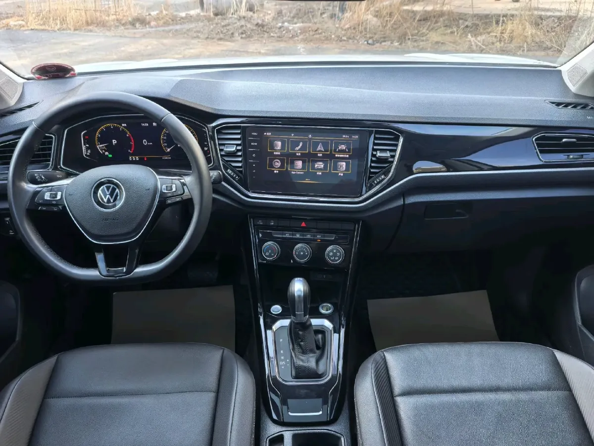 2021 Volkswagen T-Roc 1.4T 150HP L4 7DCT,autocango,china used car exporter,china ev exporter,chinese used car exporter,chinese used ev exporter