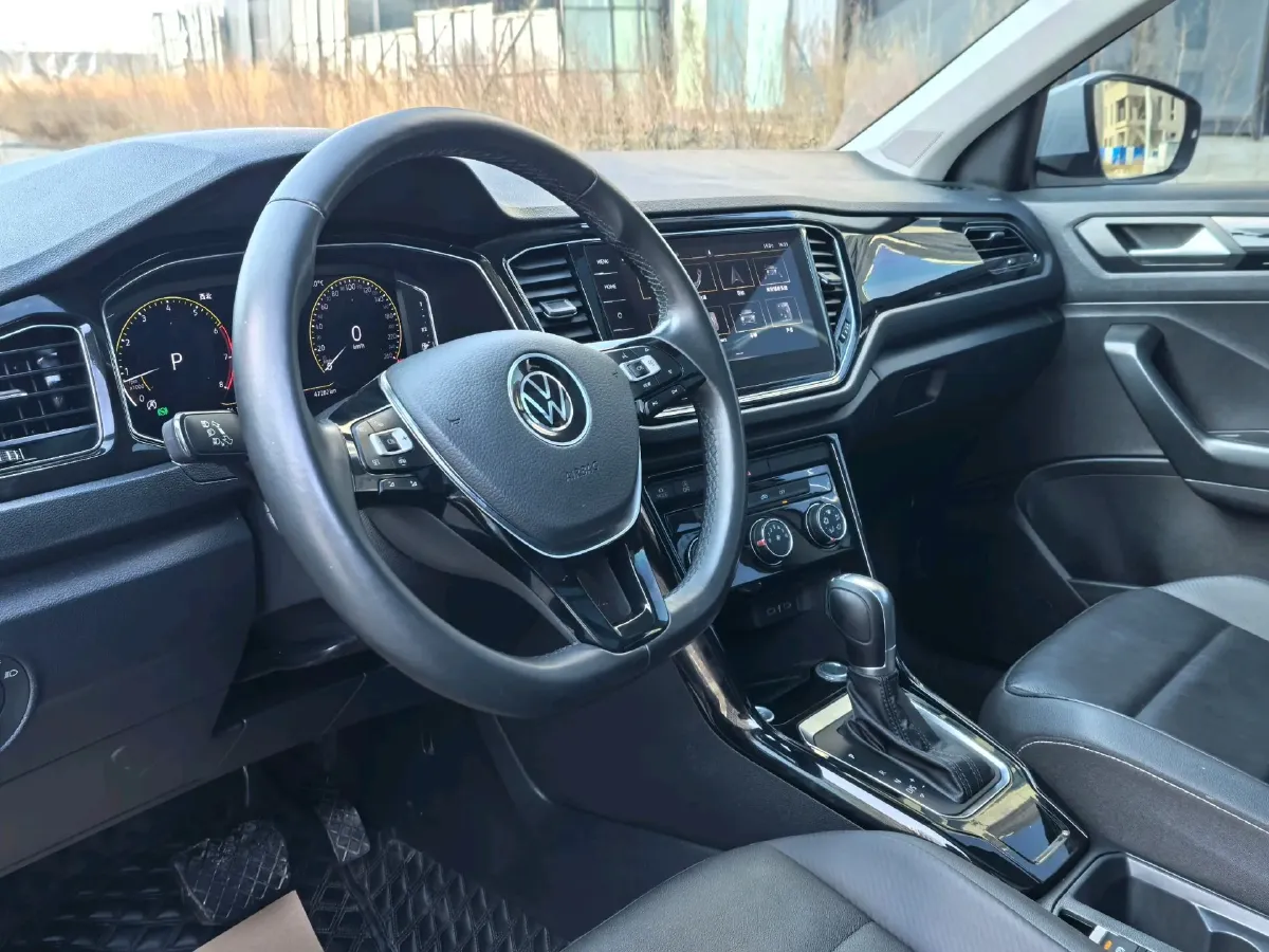 2021 Volkswagen T-Roc 1.4T 150HP L4 7DCT,autocango,china used car exporter,china ev exporter,chinese used car exporter,chinese used ev exporter
