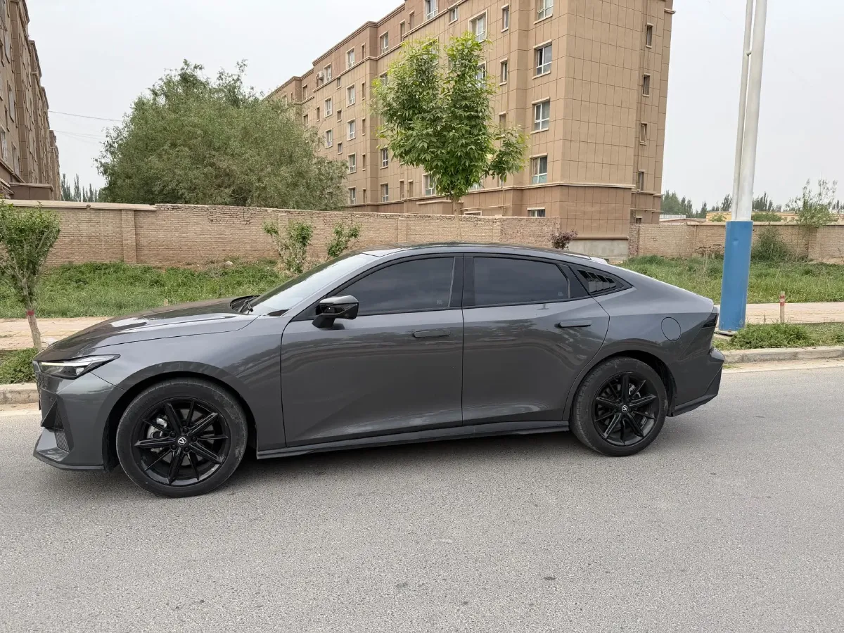 2023 ChangAn UNI-V iDD 1.5T 170HP L4 6TCT PHEV 18.4KWH,autocango,china used car exporter,china ev exporter,chinese used car exporter,chinese used ev exporter