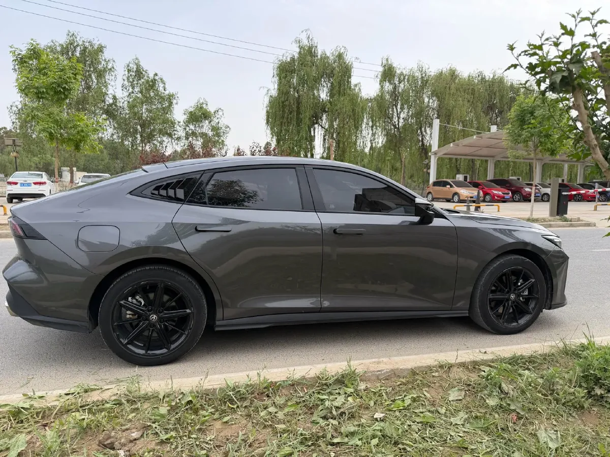 2023 ChangAn UNI-V iDD 1.5T 170HP L4 6TCT PHEV 18.4KWH,autocango,china used car exporter,china ev exporter,chinese used car exporter,chinese used ev exporter