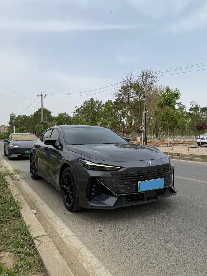 2023 ChangAn UNI-V iDD 1.5T 170HP L4 6TCT PHEV 18.4KWH,autocango,china used car exporter,china ev exporter,chinese used car exporter,chinese used ev exporter