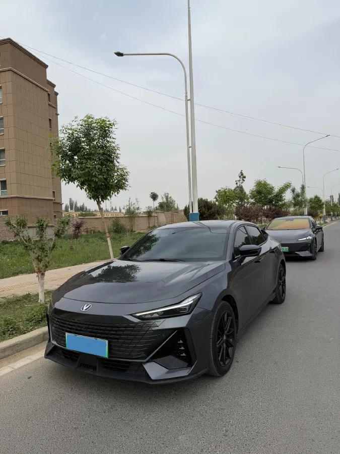 2023 ChangAn UNI-V iDD 1.5T 170HP L4 6TCT PHEV 18.4KWH,autocango,china used car exporter,china ev exporter,chinese used car exporter,chinese used ev exporter