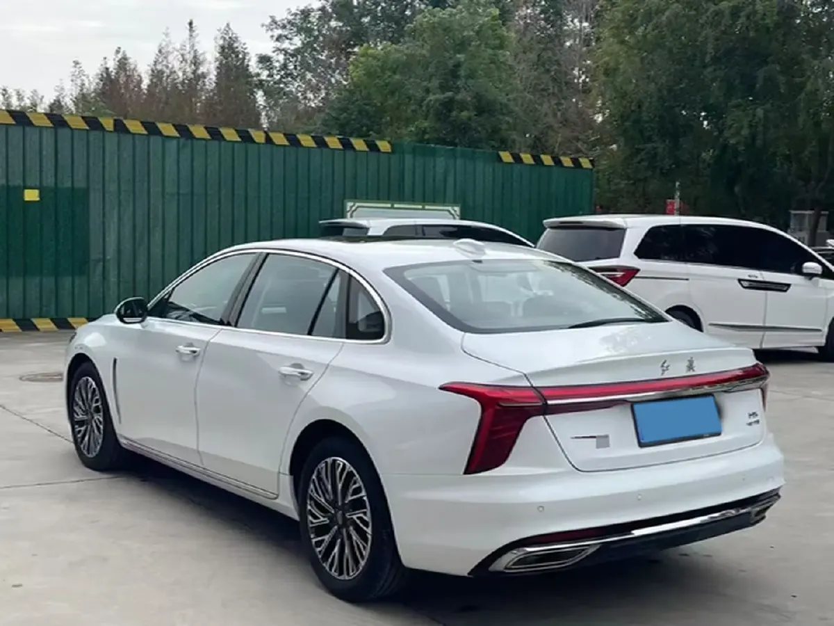 2025 HongQi H5 1.5T 169HP L4 1DHT Hybrid,autocango,china used car exporter,china ev exporter,chinese used car exporter,chinese used ev exporter