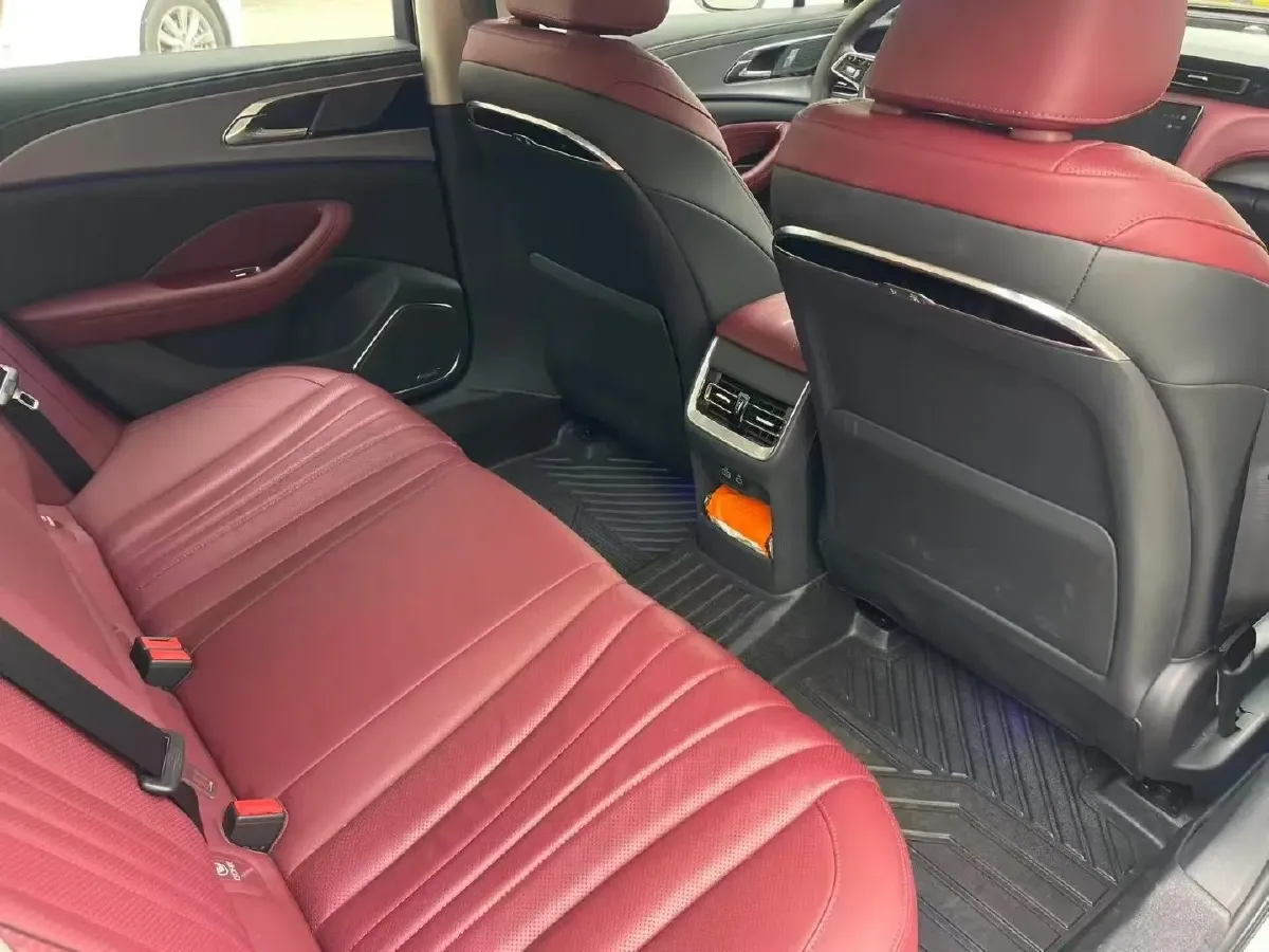 2025 HongQi H5 1.5T 169HP L4 1DHT Hybrid,autocango,china used car exporter,china ev exporter,chinese used car exporter,chinese used ev exporter