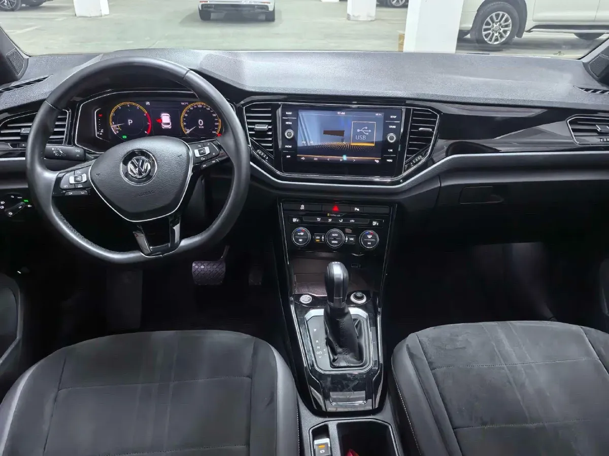 2019 Volkswagen T-Roc 1.4T 150HP L4 7DCT,autocango,china used car exporter,china ev exporter,chinese used car exporter,chinese used ev exporter