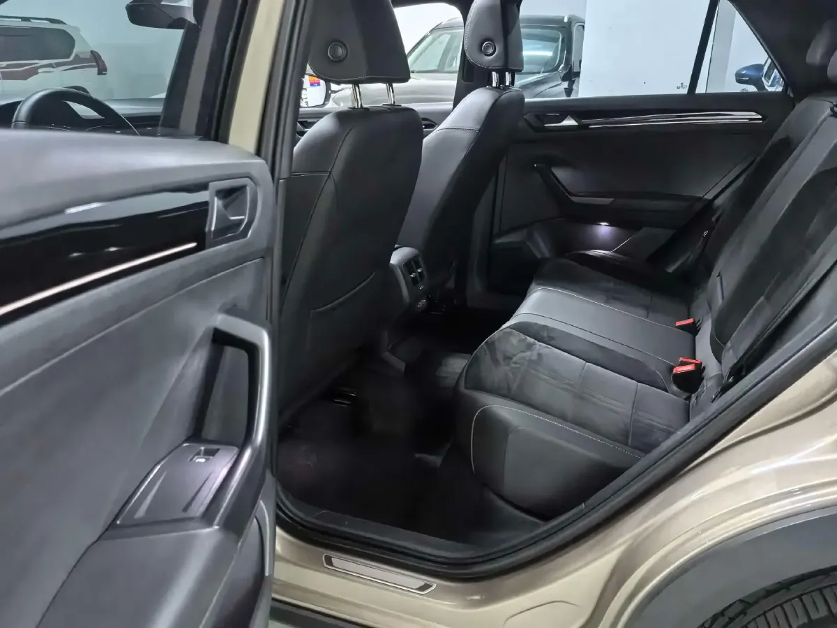 2019 Volkswagen T-Roc 1.4T 150HP L4 7DCT,autocango,china used car exporter,china ev exporter,chinese used car exporter,chinese used ev exporter