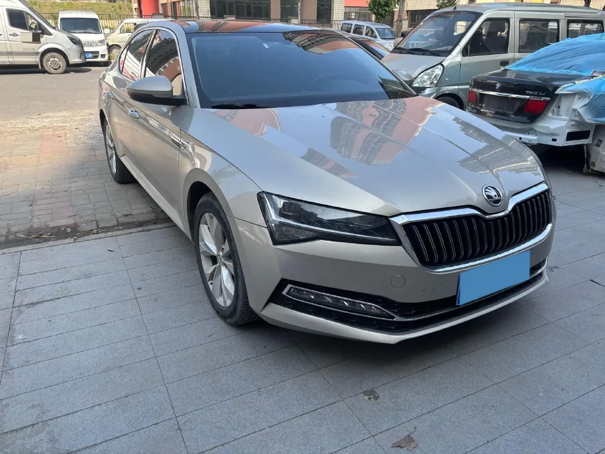 2019 Skoda Superb 1.4T 150HP L4 7DCT,autocango,china used car exporter,china ev exporter,chinese used car exporter,chinese used ev exporter