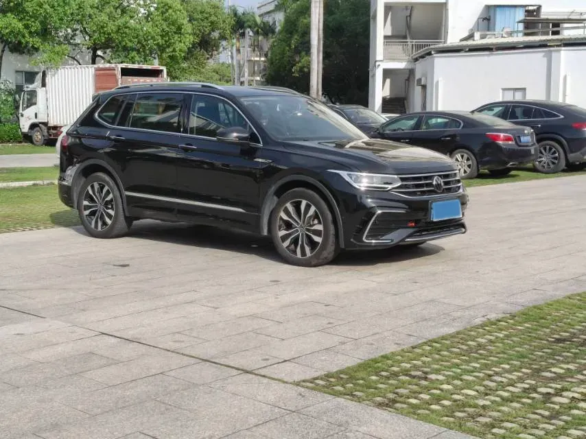 2024 Volkswagen Tiguan L 2.0T 186HP L4 7DCT,autocango,china used car exporter,china ev exporter,chinese used car exporter,chinese used ev exporter