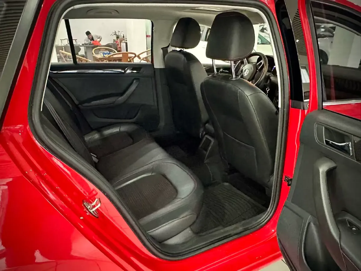 2019 Skoda Rapid Spaceback 1.5L 110HP L4 6AT,autocango,china used car exporter,china ev exporter,chinese used car exporter,chinese used ev exporter