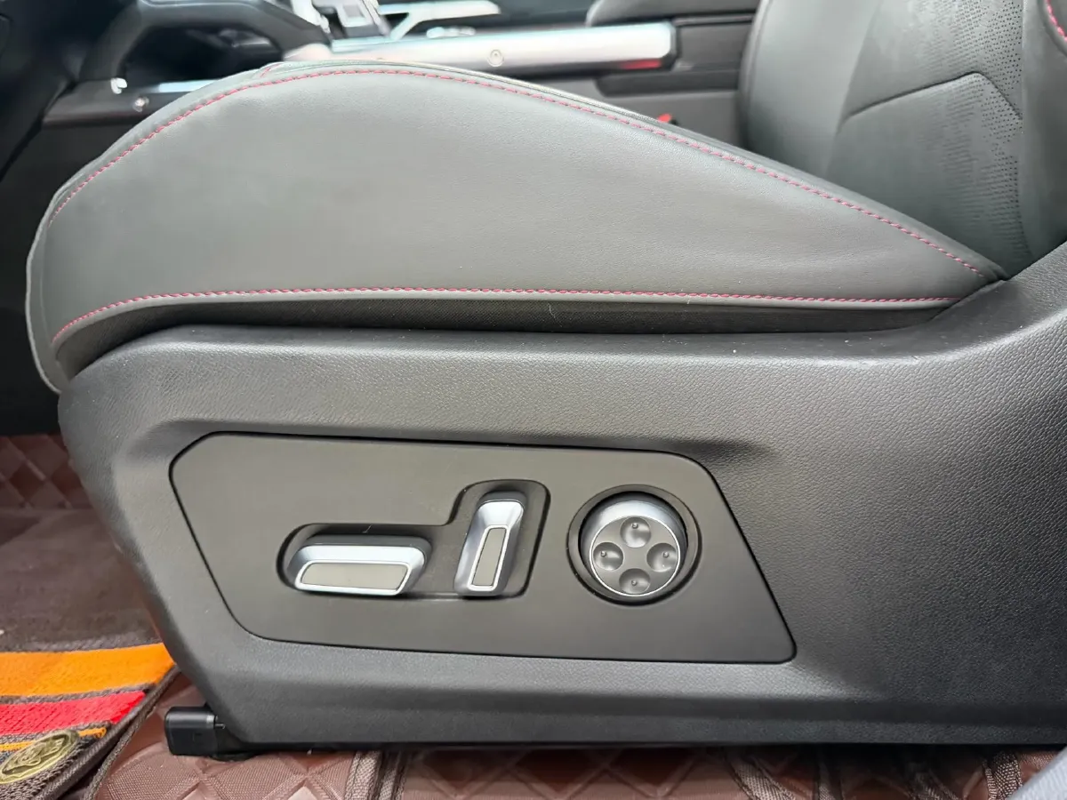 2023 Jetour Traveller 2.0T 254HP L4 7DCT,autocango,china used car exporter,china ev exporter,chinese used car exporter,chinese used ev exporter