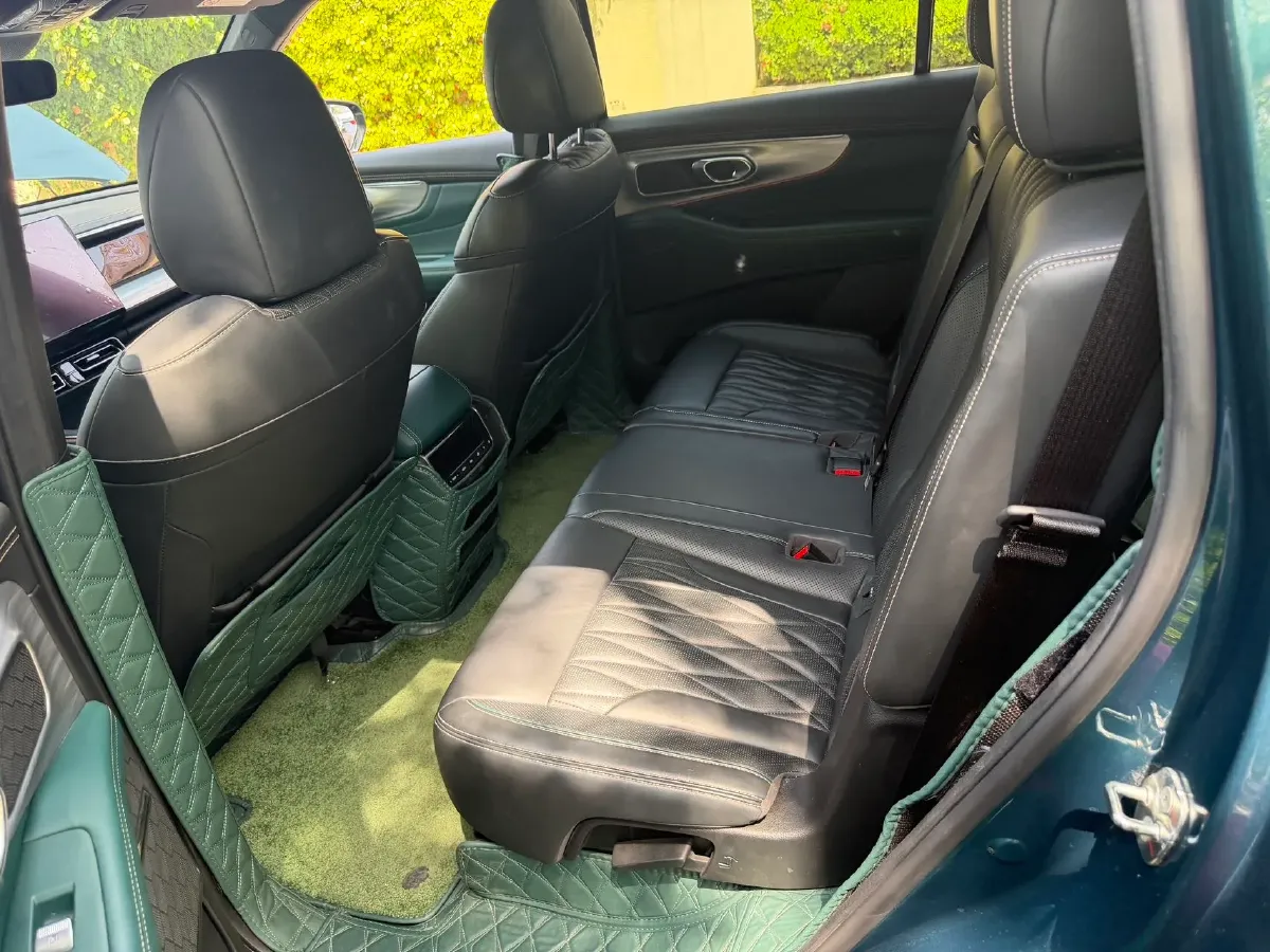 2022 GAC Trumpchi GS8 2.0T 252HP L4 8AT,autocango,china used car exporter,china ev exporter,chinese used car exporter,chinese used ev exporter