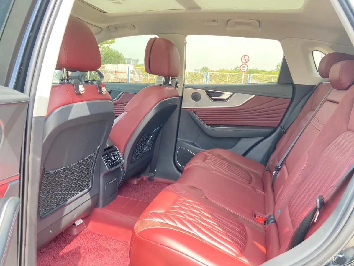 2023 HongQi HS5 2.0T 252HP L4 8AT,autocango,china used car exporter,china ev exporter,chinese used car exporter,chinese used ev exporter