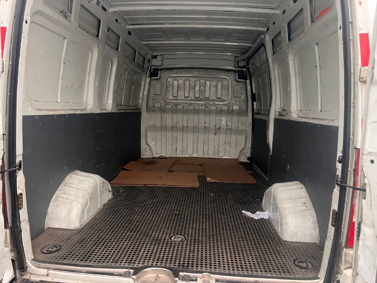 2019 MAXUS XinTu V80 2.0T 139HP L4 6MT,autocango,china used car exporter,china ev exporter,chinese used car exporter,chinese used ev exporter