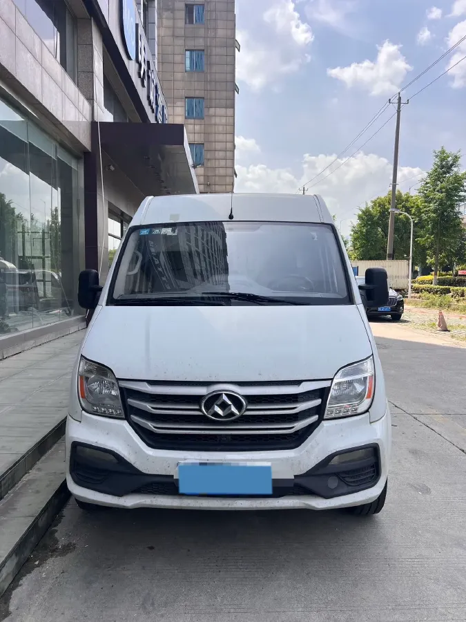 2019 MAXUS XinTu V80 2.0T 139HP L4 6MT,autocango,china used car exporter,china ev exporter,chinese used car exporter,chinese used ev exporter