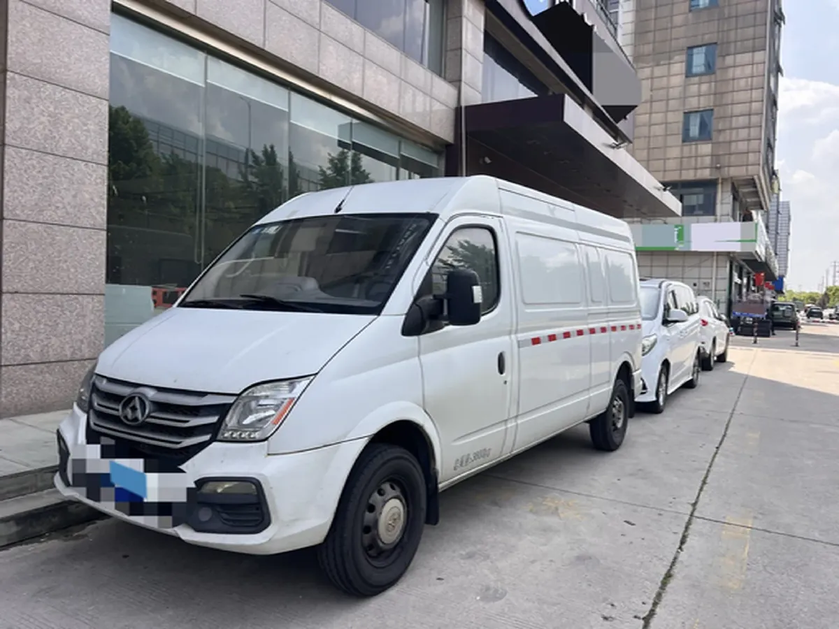 2019 MAXUS XinTu V80 2.0T 139HP L4 6MT,autocango,china used car exporter,china ev exporter,chinese used car exporter,chinese used ev exporter
