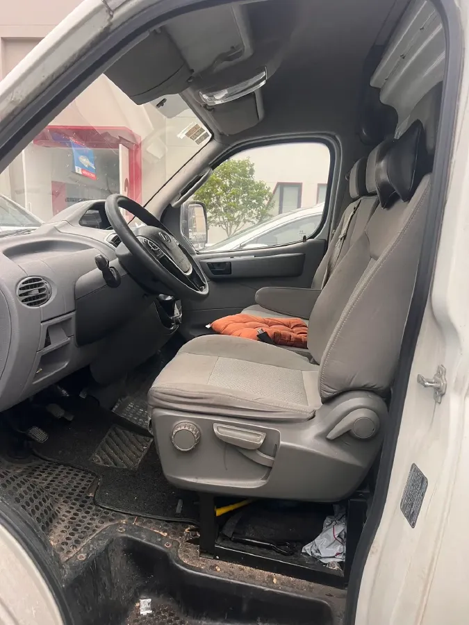 2019 MAXUS XinTu V80 2.0T 139HP L4 6MT,autocango,china used car exporter,china ev exporter,chinese used car exporter,chinese used ev exporter