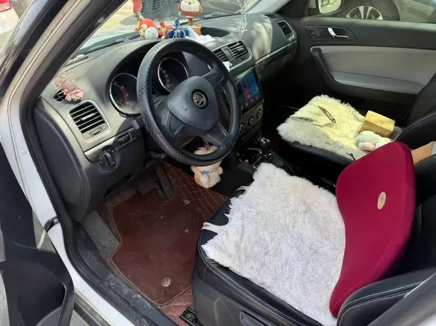 2017 Skoda Yeti 1.4T 150HP L4 7DCT,autocango,china used car exporter,china ev exporter,chinese used car exporter,chinese used ev exporter