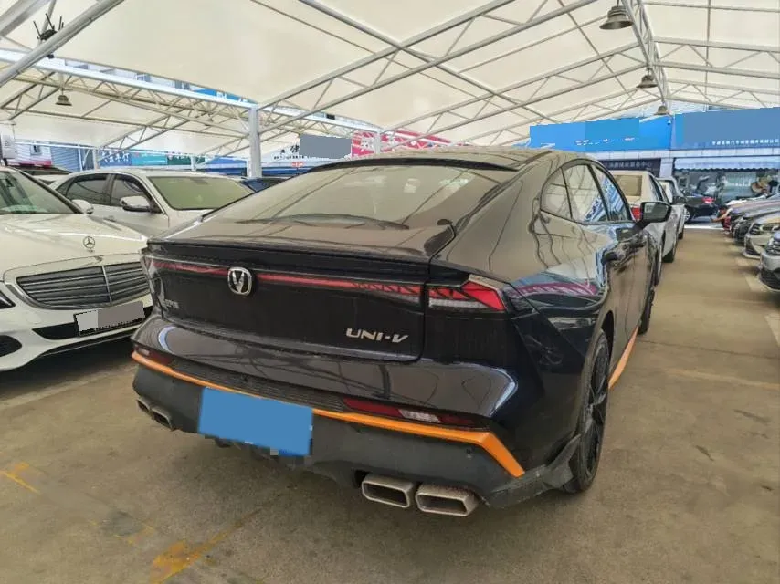 2024 ChangAn UNI-V 1.5T 188HP L4 7DCT,autocango,china used car exporter,china ev exporter,chinese used car exporter,chinese used ev exporter