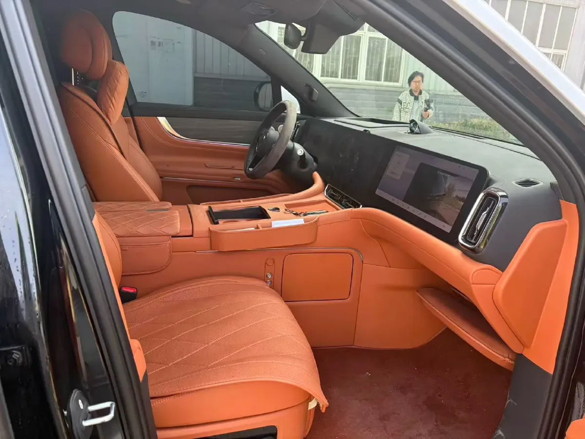 2025 AITO AITO M9 REEV 160HP REEV 52KWH,autocango,china used car exporter,china ev exporter,chinese used car exporter,chinese used ev exporter