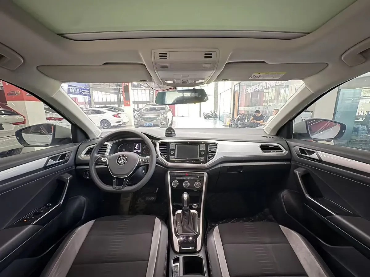 2020 Volkswagen T-Roc 1.4T 131HP L4 7DCT,autocango,china used car exporter,china ev exporter,chinese used car exporter,chinese used ev exporter