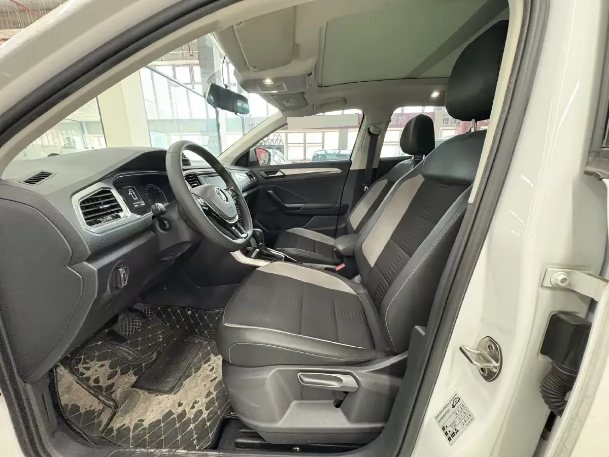 2020 Volkswagen T-Roc 1.4T 131HP L4 7DCT,autocango,china used car exporter,china ev exporter,chinese used car exporter,chinese used ev exporter
